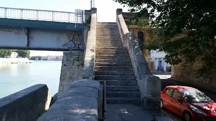Image de L'escalier du Pont de Trinquetaille (circuit Van Gogh)