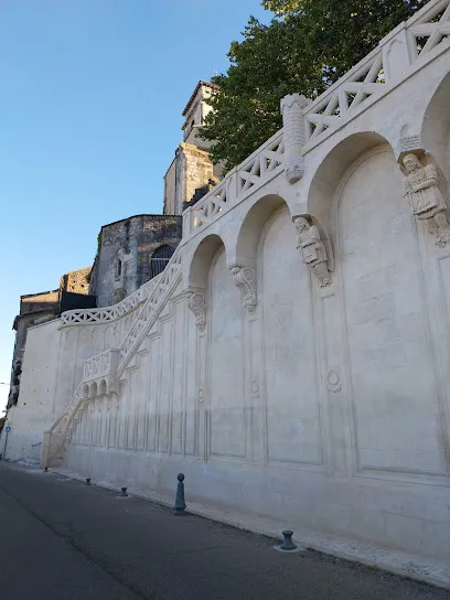Image de L’escalier monumental Place Saint-Pierre