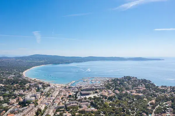 Le Monte-Escalier Installation monte-escalier Cavalaire-sur-Mer